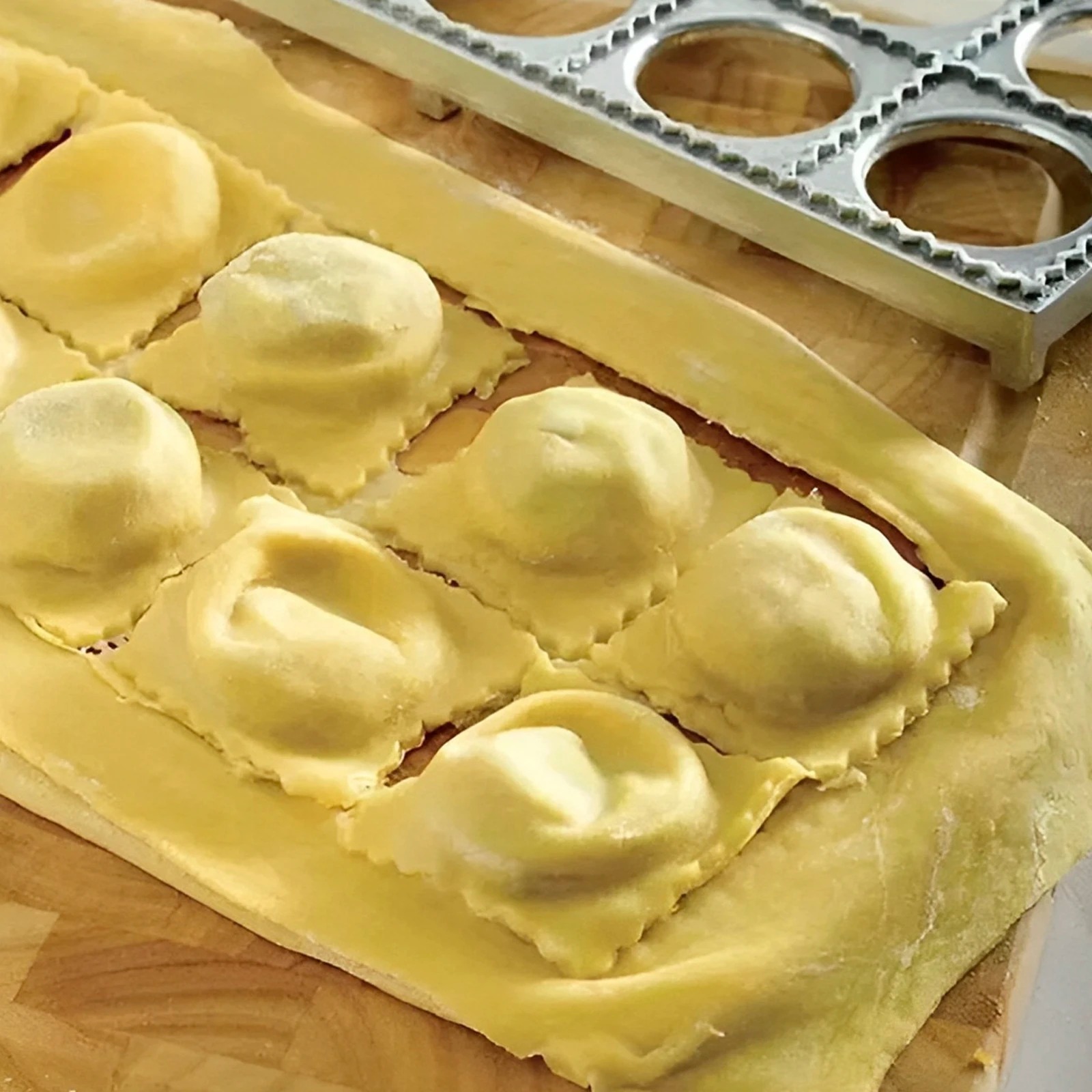 قالب زلابية 12 فتحة قالب ضغط ر - مراجعة Kitchen Gadgets That Make Life Easier وسعره